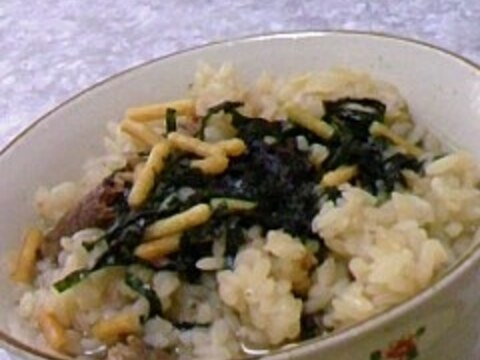 さんまの炊き込みご飯でお茶漬け